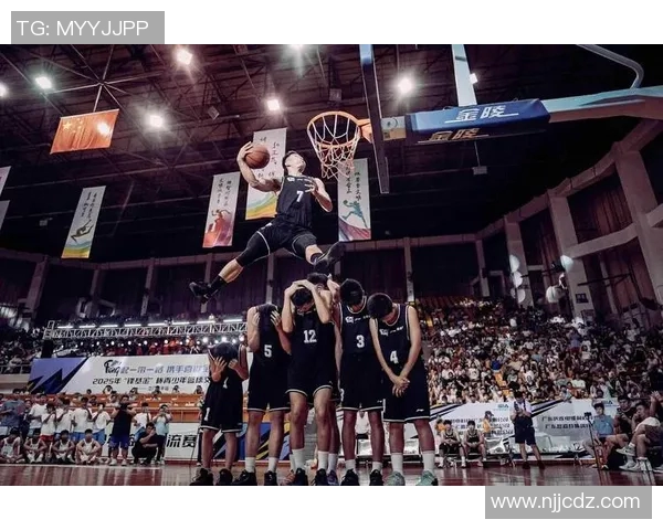 足球明星篮球对抗赛精彩纷呈球场上演跨界竞技盛宴