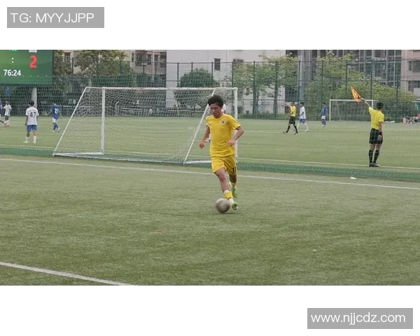 足球明星精彩瞬间点球挑战集锦尽显球技与风采