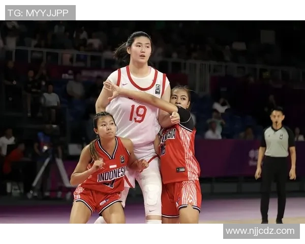 足球明星与姚明的偶遇背后隐藏的体育交流与友谊故事